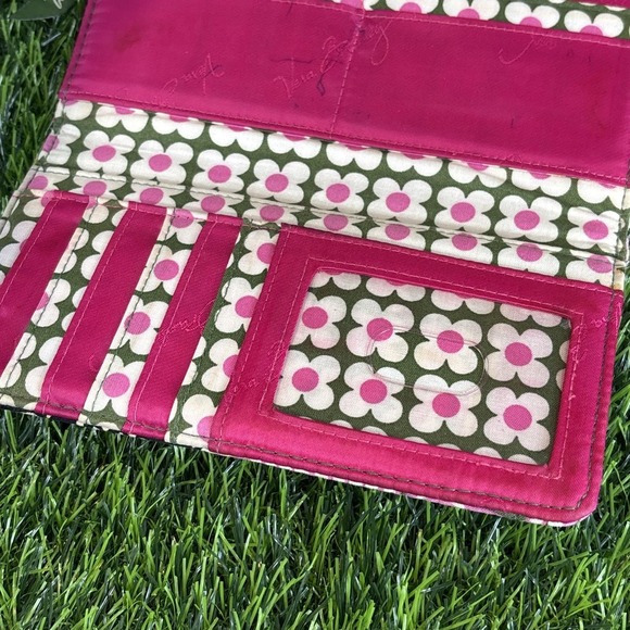 Vera Bradley Quilted Wallet Zip Organizer Green Pink Floral Cotton - Picture 4 of 10